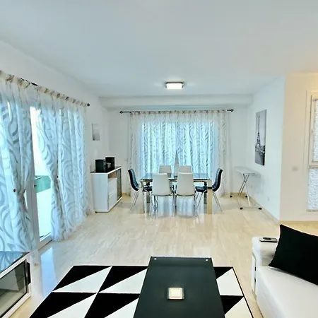 Madronales Villa *
